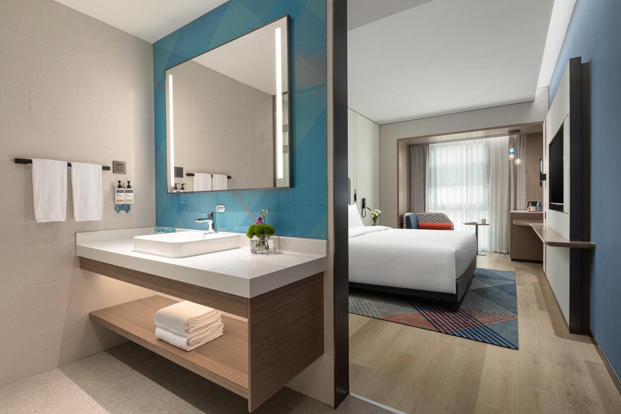 Holiday Inn Express Changfeng Park Shanghái Exterior foto