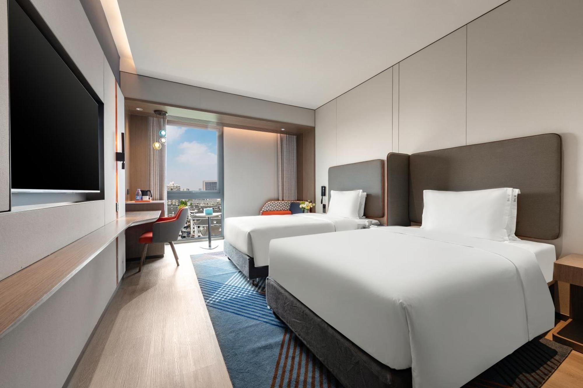 Holiday Inn Express Changfeng Park Shanghái Exterior foto